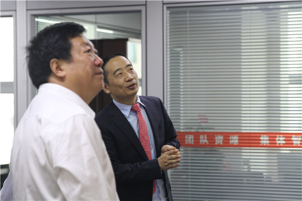 重庆市司法局局长林育均到智豪所调研刑事辩护专业化